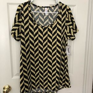 Black and cream large LuLaRoe Classic tee NWT